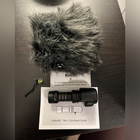 Rode VideoMic Me-L iPhone Microphone for Video (Open Box) - Picture 3 of 7